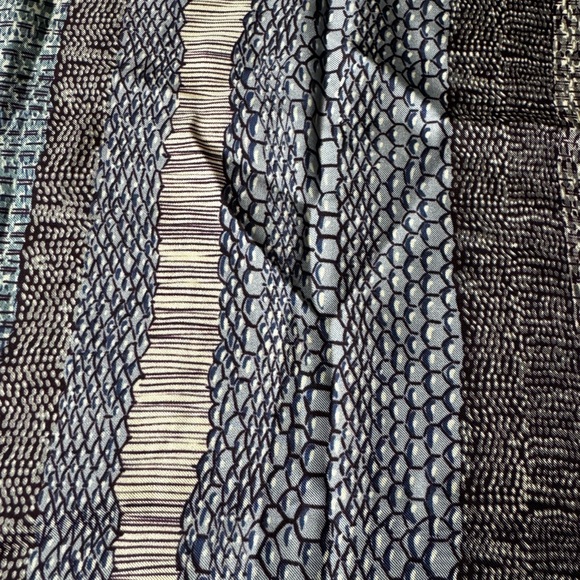 Inoui Toosh 100% Silk Printed Scarf New Large - Picture 5 of 5